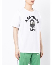 weißes und schwarzes bedrucktes T-Shirt mit einem Rundhalsausschnitt von A Bathing Ape