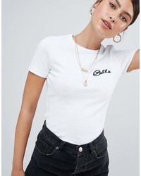 weißes und schwarzes bedrucktes T-Shirt mit einem Rundhalsausschnitt von Missguided