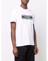 weißes und schwarzes bedrucktes T-Shirt mit einem Rundhalsausschnitt von Woolrich