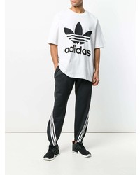 weißes und schwarzes bedrucktes T-Shirt mit einem Rundhalsausschnitt von adidas