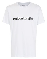 weißes und schwarzes bedrucktes T-Shirt mit einem Rundhalsausschnitt von OSKLEN