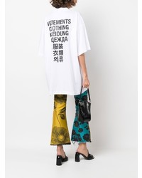 weißes und schwarzes bedrucktes T-Shirt mit einem Rundhalsausschnitt von Vetements