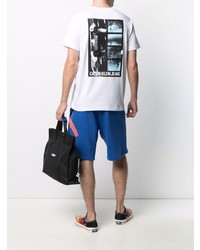 weißes und schwarzes bedrucktes T-Shirt mit einem Rundhalsausschnitt von Calvin Klein Jeans