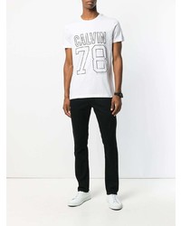 weißes und schwarzes bedrucktes T-Shirt mit einem Rundhalsausschnitt von Calvin Klein Jeans