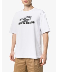 weißes und schwarzes bedrucktes T-Shirt mit einem Rundhalsausschnitt von Linder