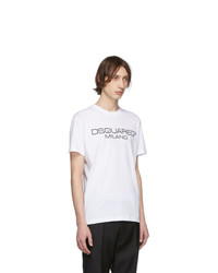 weißes und schwarzes bedrucktes T-Shirt mit einem Rundhalsausschnitt von DSQUARED2