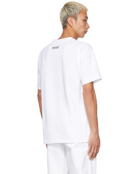 weißes und schwarzes bedrucktes T-Shirt mit einem Rundhalsausschnitt von Aitor Throup’s TheDSA