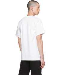 weißes und schwarzes bedrucktes T-Shirt mit einem Rundhalsausschnitt von Cowgirl Blue Co