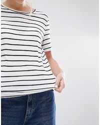 weißes und schwarzes horizontal gestreiftes T-Shirt mit einem Rundhalsausschnitt von Monki