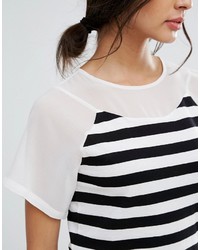 weißes und schwarzes horizontal gestreiftes T-Shirt mit einem Rundhalsausschnitt von Sisley