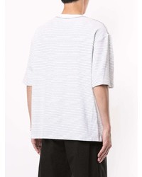 weißes und schwarzes horizontal gestreiftes T-Shirt mit einem Rundhalsausschnitt von Bassike