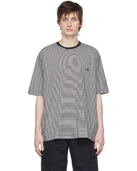 weißes und schwarzes horizontal gestreiftes T-Shirt mit einem Rundhalsausschnitt von Undercoverism