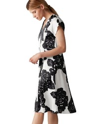 weißes und schwarzes Midikleid mit Blumenmuster von Marc O´Polo (WHITE LABEL)