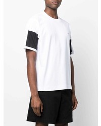 weißes und schwarzes T-Shirt mit einem Rundhalsausschnitt von Calvin Klein