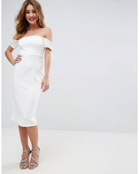 weißes verziertes figurbetontes Kleid